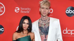 Megan Fox y Machine Gun Kelly impactaron en los American Music Awards