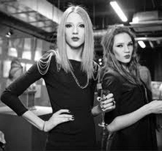 Su figura andrógina ha hecho que lo comparen con Andrej Pejic