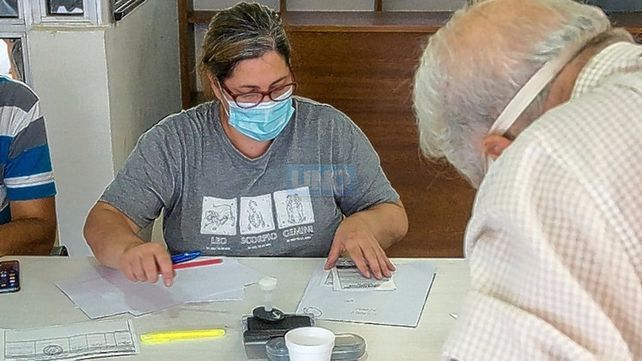 Covid-19: comenzaron a vacunar a mayores de 70 años