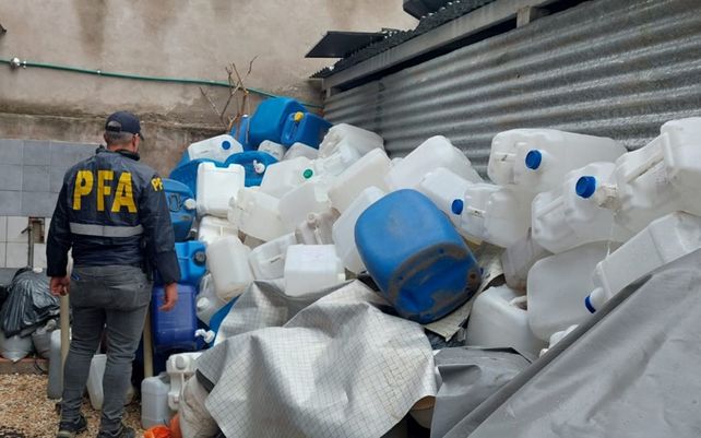 Desbarataron una organización que comercializaba un producto milagroso a base de dióxido de cloro