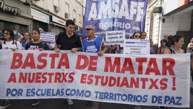 La movilización docente estuvo marcada por la muerte de un niño de 11 años producto de la guerra narco.