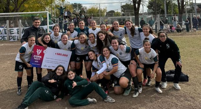 Social Lux. El último campeón goleó a Santa Catalina de Capitán Bermúdez y enfrentará a Morning Star