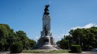 El monumento al General Urquiza fue el lugar elegido para el homenaje al prócer entrerriano.