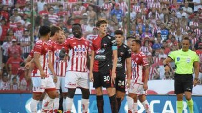 El Clásico santafesino se jugará finalmente el domingo 2 de septiembre El Clásico santafesino se jugará finalmente el domingo 2 de septiembre