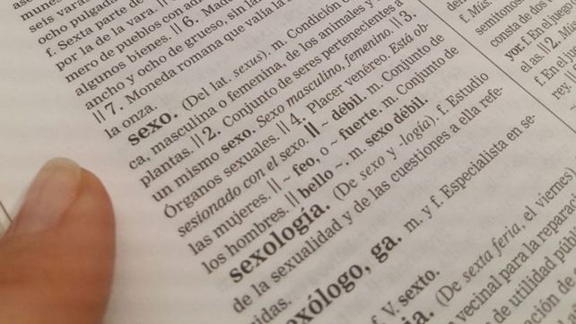 La RAE tilda de despectiva a la expresión sexo débil