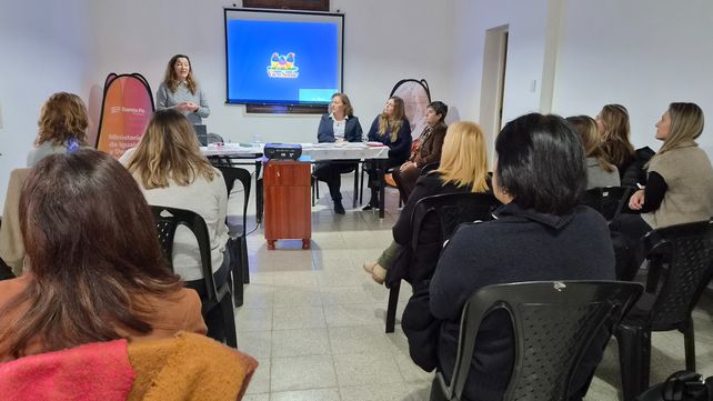 Roldán recibió fondos provinciales para fortalecer actividades destinadas a los adultos mayores
