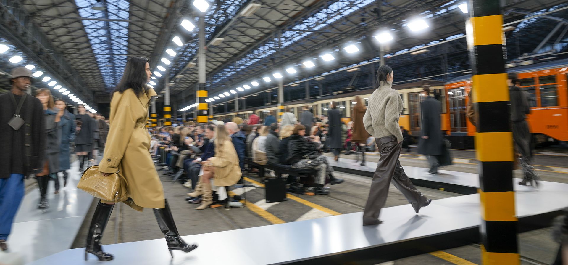 Las modelos lucen creaciones como parte de la colección femenina Otoño-Invierno 2024-25 de Tod Las modelos lucen creaciones como parte de la colección femenina Otoño-Invierno 2024-25 de Tod