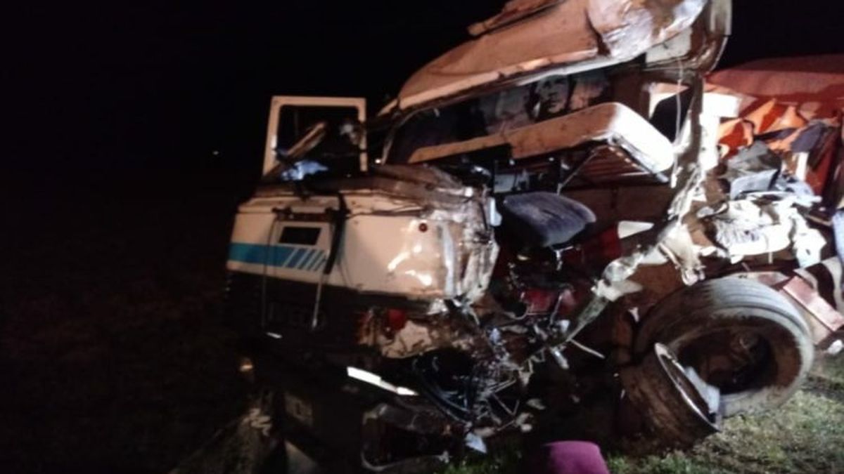 Tremendo choque frontal entre dos camiones en la Ruta 34 a la altura de ...