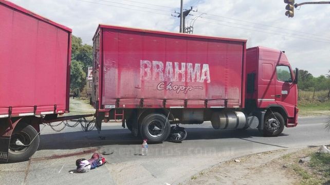 Maniobra imprudente. Se tratará de establecer si el camión encerró a la moto