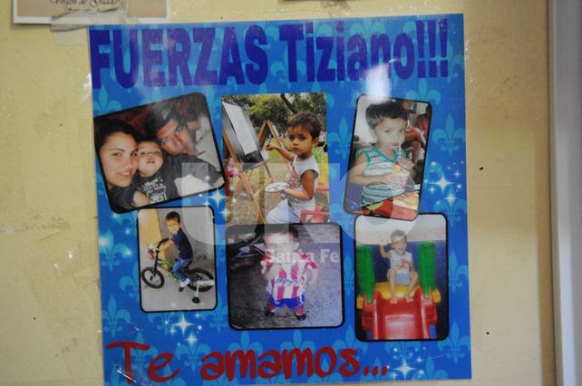 Carteles de apoyo y fuerzas para Tiziano.