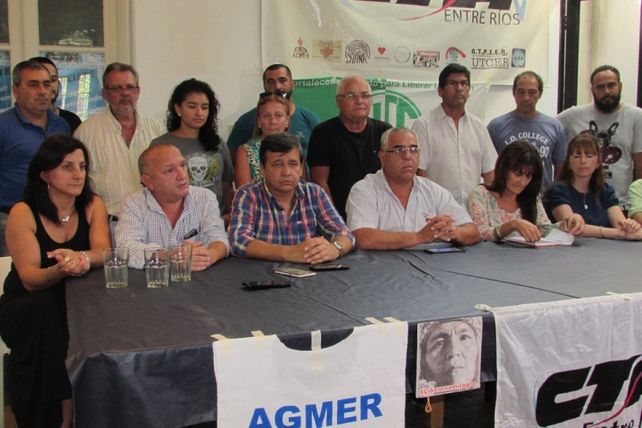 Desde Entre Ríos salen siete colectivos para la marcha de este miércoles