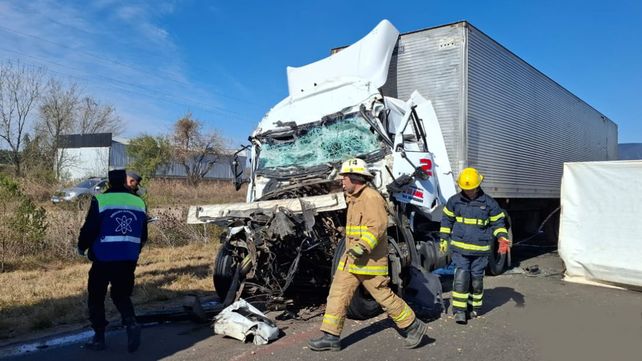 Jorge Ávalos advirtió sobre el aumento de siniestros viales en rutas y cuestionó el uso de bitrenes sin infraestructura. Hay 150 obras viales paralizadas en Entre Ríos