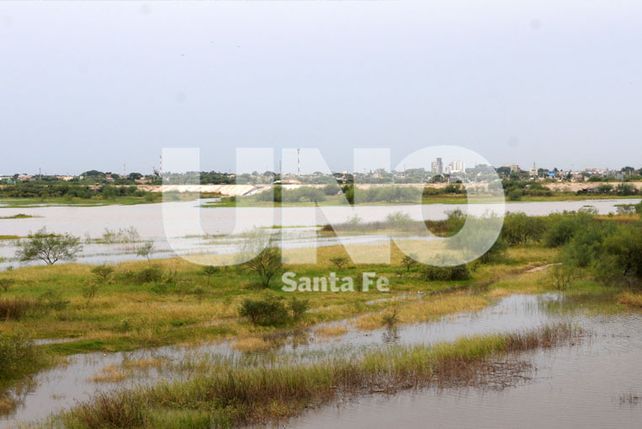 Alivio en la ciudad: lentamente, el río Salado comenzó a bajar