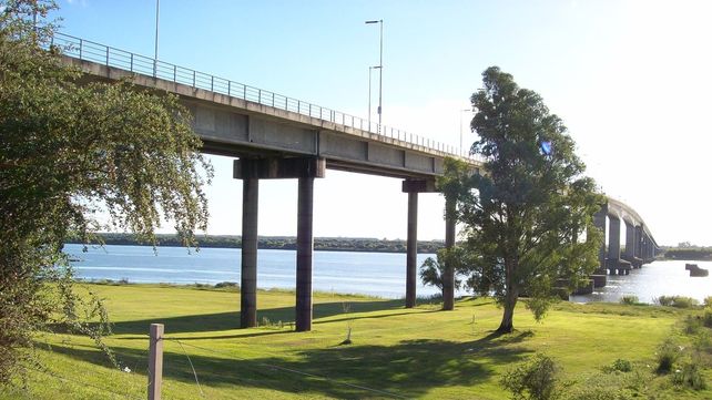 Suben los peajes en los puentes que conectan con Uruguay