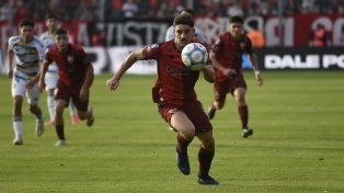 Newells: Cóccaro corre una carrera paralela contra sí mismo y su lesión crónica