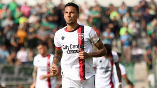 Vangioni, a prueba antes del partido ante Defensa y Justicia.