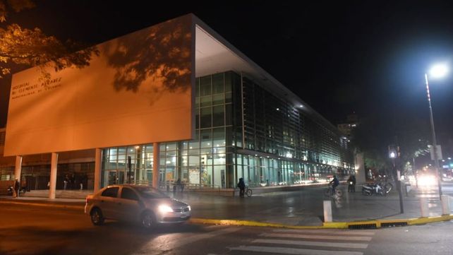 Matan a un hombre, hieren a su cuñado y les roban un auto