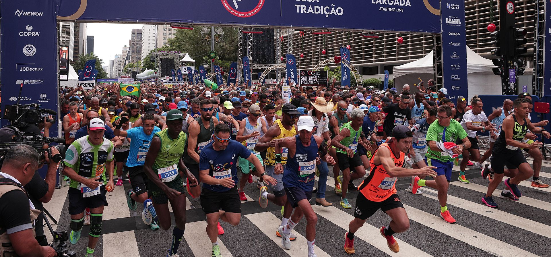 Los participantes parten para la carrera de ruta Sao Silvestre de 15 kilómetros en São Paulo, el miércoles 31 de diciembre de 2025, que se celebra anualmente en Nochevieja. (Foto AP/Ettore Chiereguini) Los participantes parten para la carrera de ruta Sao Silvestre de 15 kilómetros en São Paulo, el miércoles 31 de diciembre de 2025, que se celebra anualmente en Nochevieja. (Foto AP/Ettore Chiereguini)