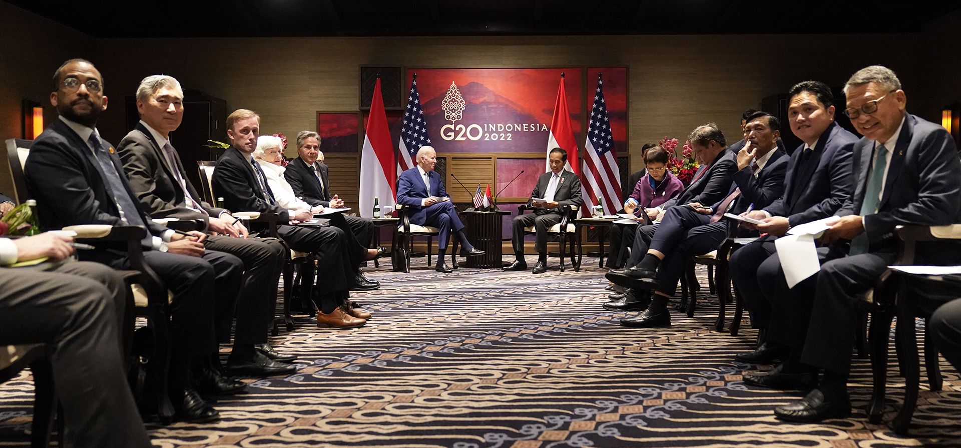 El presidente de Estados Unidos, Joe Biden, habla durante una reunión con el presidente de Indonesia, Joko Widodo, al margen de la cumbre del G20, el lunes 14 de noviembre de 2022, en Nusa Dua, en la isla de Bali, Indonesia.