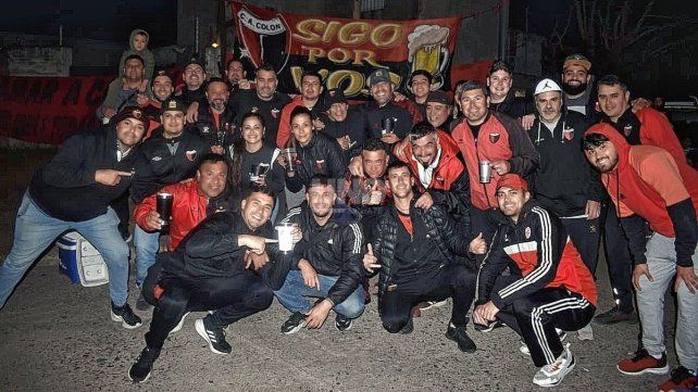 Todo el color de los hinchas de Colón para el partido ante Atlético de Rafaela
