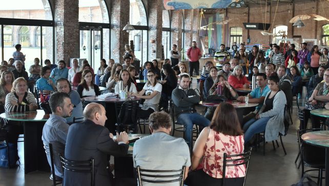 Primer encuentro de trabajadores del programa Nueva Oportunidad, en Santa Fe