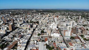 La obra de conectividad Este - Oeste de Paraná incluye calles principales, tránsito pesado. Abarca la pavimentación de tramos de Balbín, Juan B. Justo y Ramírez