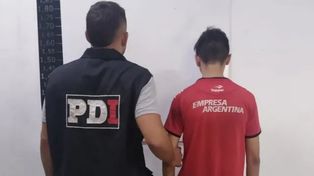 Brian David A., de 18 años, el día que fue detenido en Villa Gobernador Gálvez,