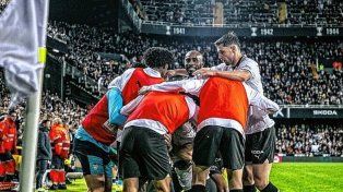 Valencia superó al Athletic Bilbao, que viene tercero en España, por la 21ª fecha.
