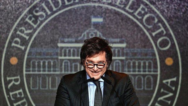 Milei llevará a la Justicia a tres periodistas: los denunció por calumnias e injurias Milei llevará a la Justicia a tres periodistas: los denunció por calumnias e injurias