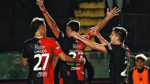 El gol que hizo Álvarez en el empate de Colón estuvo entre los tres mejores de la fecha. El gol que hizo Álvarez en el empate de Colón estuvo entre los tres mejores de la fecha.