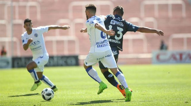 ¡Otra goleada! Godoy Cruz, escolta de Boca, mandó a Temperley a la B