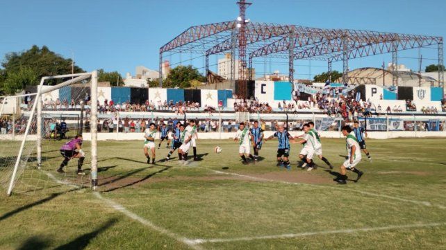 Arsenal de Viale y Peñarol de Paraná definirán el liderazgo de la Zona 1 de la Copa Entre Ríos.