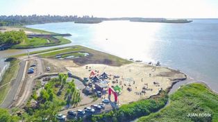 Una vista aérea de la playa del Club Náutico Paraná.&nbsp;