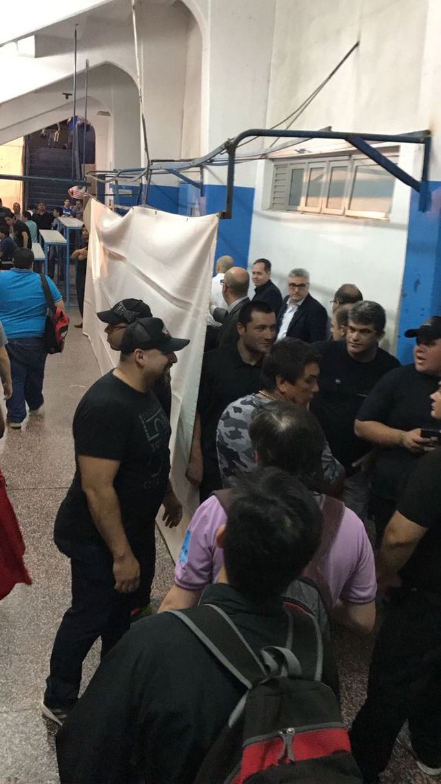 Escandaloso episodio en el entretiempo de la final de la Liga Nacional de básquet