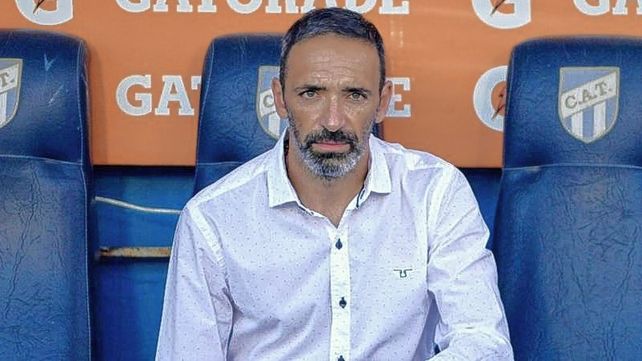 Azconzábal dejó de ser el DT de Atlético Tucumán