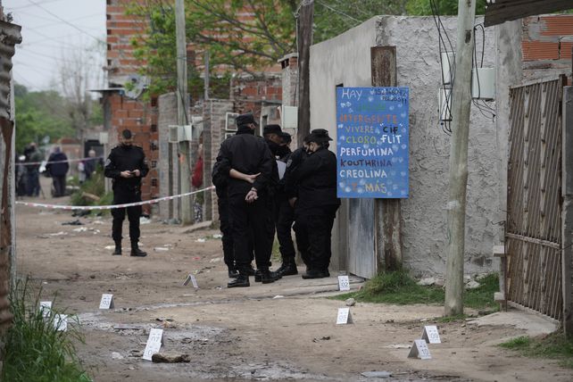 El pasillo de ingreso a la casa de Zenier quedó regado de vainas servidas
