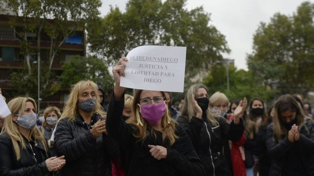 Los vecinos de Diego se manifestaron en las puertas del Centro de Justicia Penal.&nbsp;