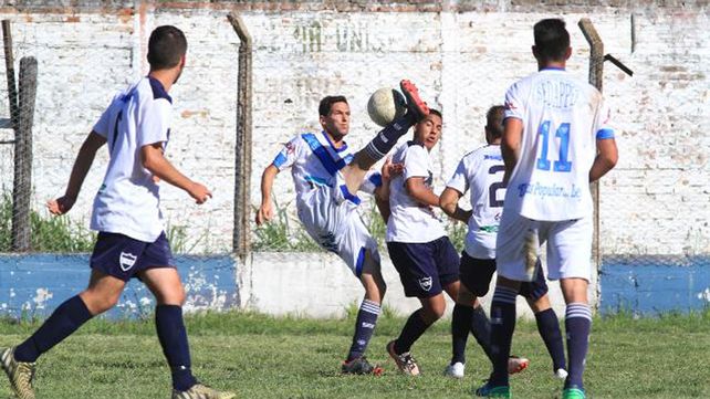 Un hincha de Sportivo le pegó a una mujer policía y fue detenido