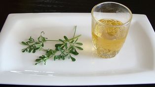 Caña con ruda, en ayunas, una tradición de cada 1 de agosto
