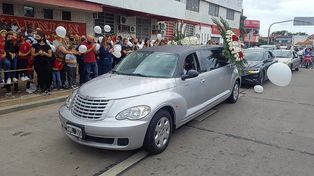 Familiares y amigos le dieron el último adiós a Ignacio Valentín con una suelta de globos