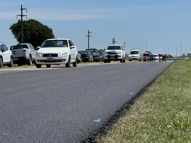 A los trabajos de repavimentación resta agragarles las señalizaciones en el centro y los laterales de la cinta asfáltica.