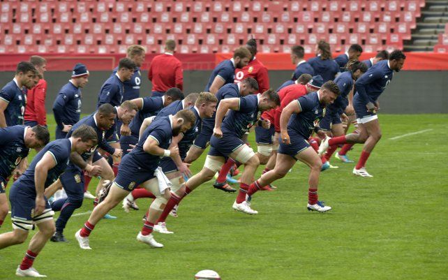 El equipo de los Leones Británicos e Irlandeses entrena en el Emirates Airline Park en Johannesburgo, Sudáfrica, el martes 6 de julio de 2021.