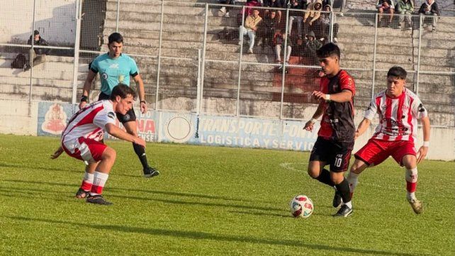La Liga Paranaense tuvo actividad este miércoles.