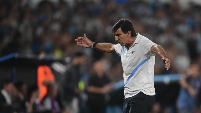 Costas fue sancionado con cuatro fechas en Racing y no dirigirá ante Unión Costas fue sancionado con cuatro fechas en Racing y no dirigirá ante Unión