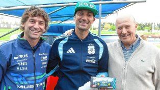 Lionel Scaloni recibió a Jhonny De Benedictis y a su hijo Juan Bautista.