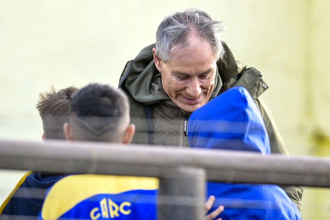 Holan sabe que en pocos días más tendrá a Ángel Di María entrenándose en Arroyo Seco. Lo espera con los brazos abiertos.