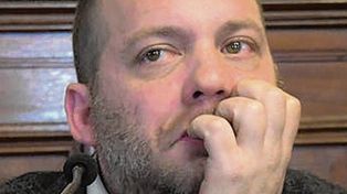 Condenan a nueve años a un periodista por abuso sexual