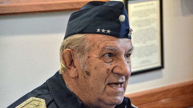 Malvinas: el entrerriano Héctor Luis Destri recibió la cruz Honor al Liderazgo en Combate