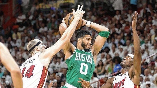 Miami Heat enfrentará esta noche a Boston Celtics