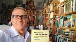 Patricio Huerga, autor de libro y creador de Los Tiburones del Paraná.
